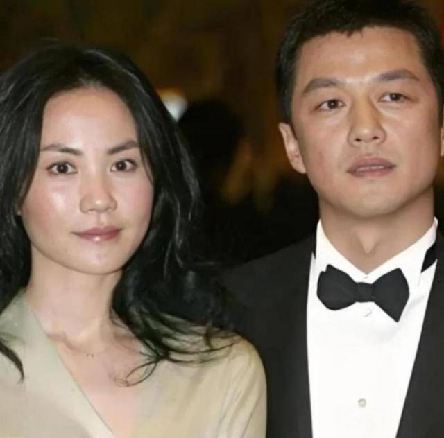 离婚仅两个月，54岁的李亚鹏传来“噩耗”，真让海哈金喜说对了