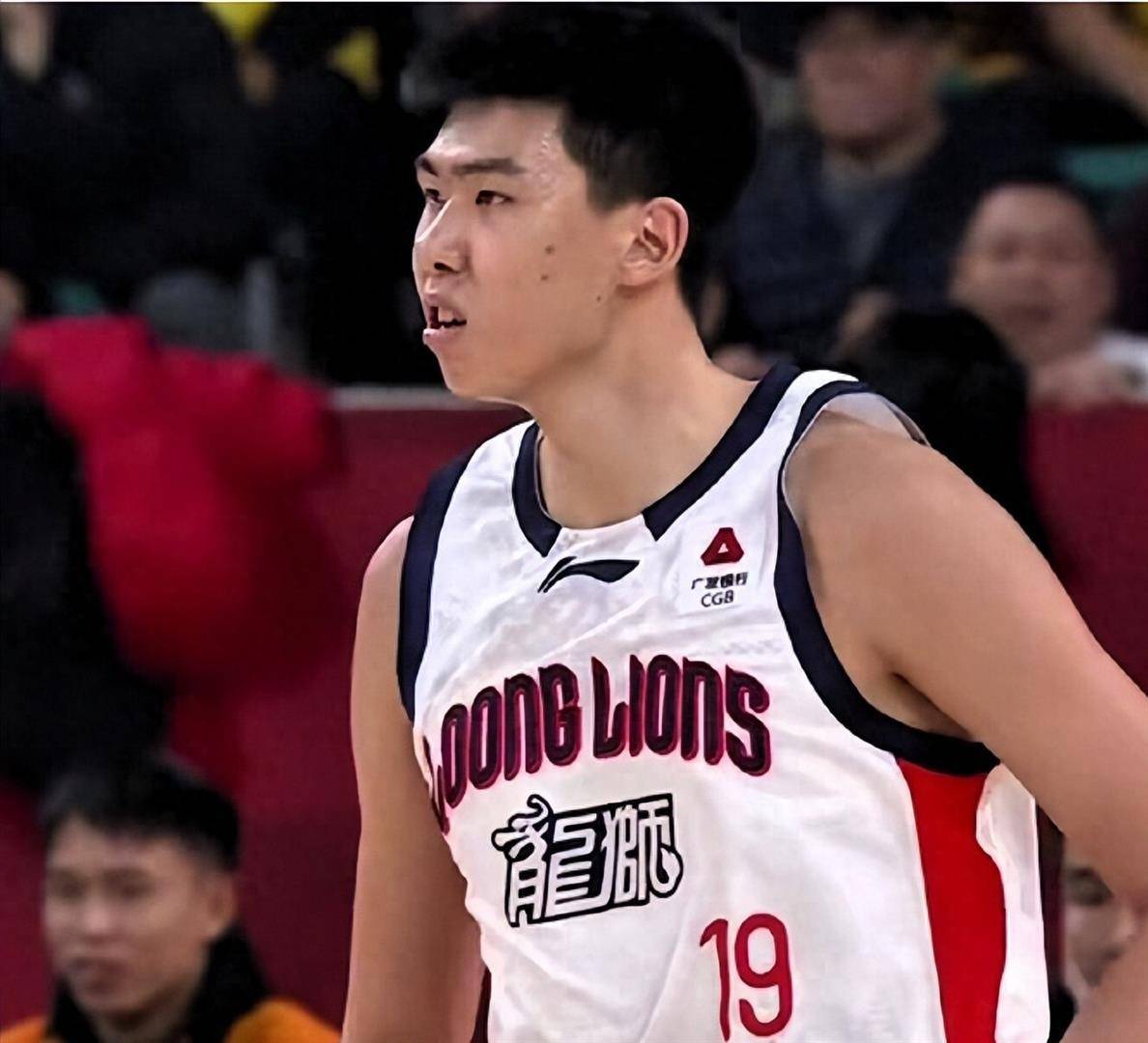 半岛体育官方平台_英超NBA赛事直播_电竞赛事数据分析深夜11点！CBA开出罚单徐昕遭罚款球迷：罚得对但是双标了