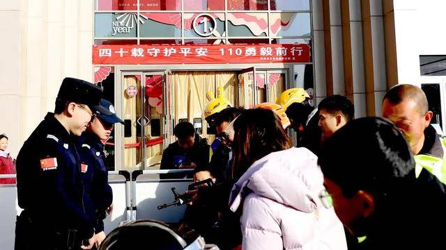 龙门数控钻床厂家排名及价格（灞桥公安开展第40个110宣传日活动）大型龙门数控钻床，太疯狂了，