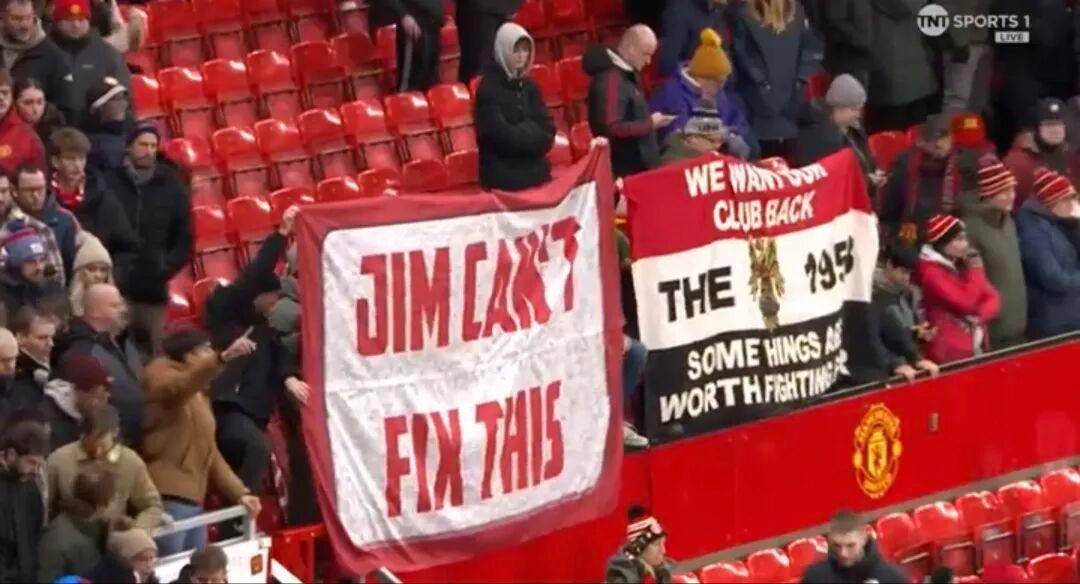 原创             1天反转！曼联球迷狂喜，为何卡里克突然压过索帅？