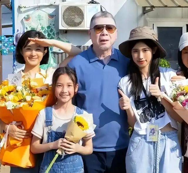 徐帆回应离婚5个月，冯小刚近况曝光，他的“小心思”再藏不住了