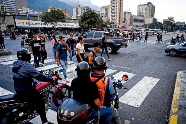 代总统和“代总统”交锋了