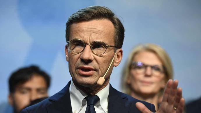 美国因格陵兰岛问题对欧洲8国加征关税，多国回应：不可接受-华闻时空