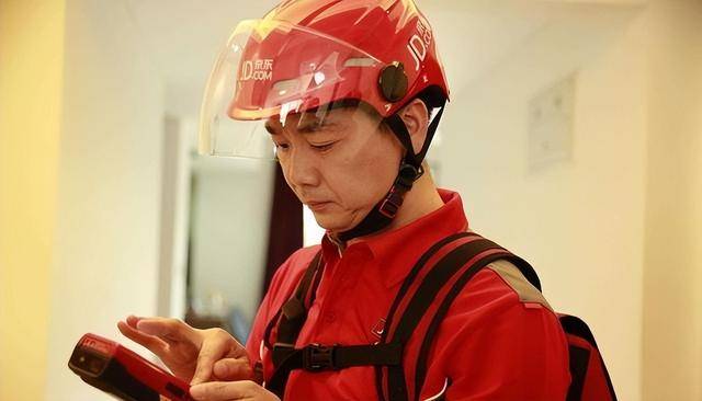 原创             中国第一大民营企业诞生！反超华为和阿里，67万员工创下万亿收入