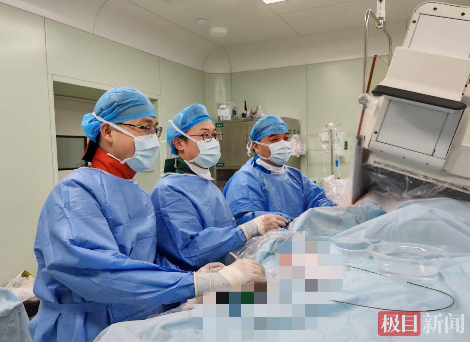 右脚剧痛误当痛风险截肢，医生6小时“吸栓”打通闭塞血管_动脉_皮温_下肢
