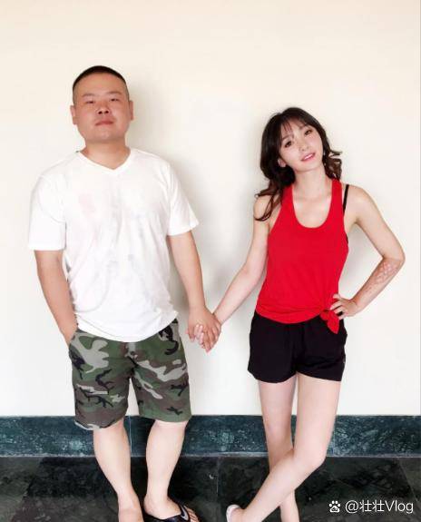 2014年,岳云鹏开豪车带老婆郑敏回老家,二姐吞吞吐吐地说:弟,姐想在城