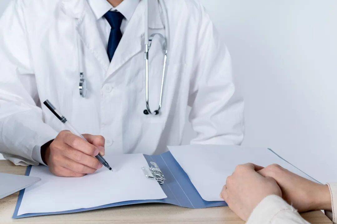 【肺癌诊疗先锋】第二十三期：一位老年肺癌患者的“靶向+免疫”实战记录