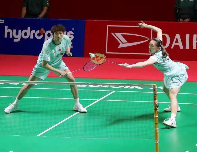 ӡ���ʦ�� | ����ƽ�κ��Ͻ�������� ����Ů˫����