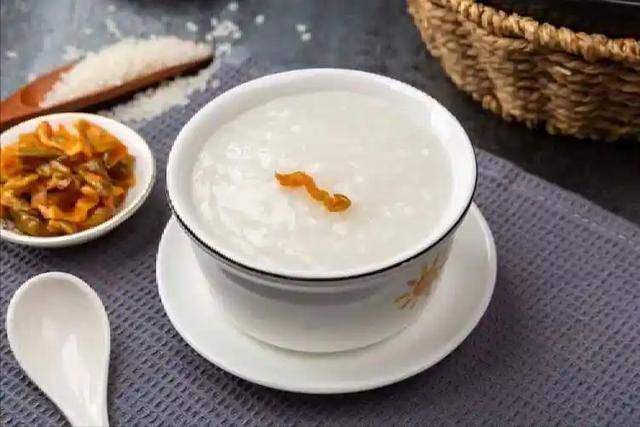 大米粥再次成焦点！调查得出：糖尿病患者喝大米粥时，多关注6点