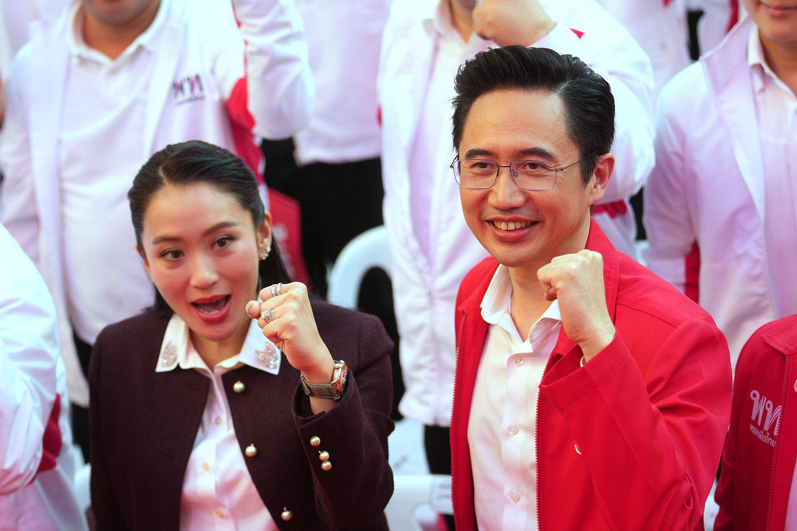 每天抽9人当百万富翁，一年3240个？泰国大选他信外甥承诺当选后抽奖发钱引争议_搜狐网