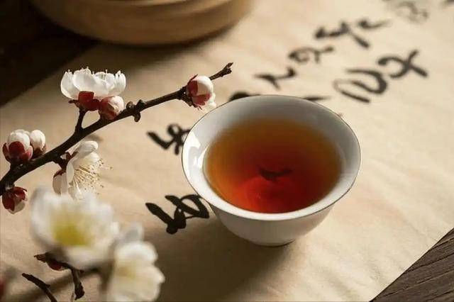 茶叶是血糖的“凶手”？医生告诫：不想血糖飙升，这4种茶别多喝