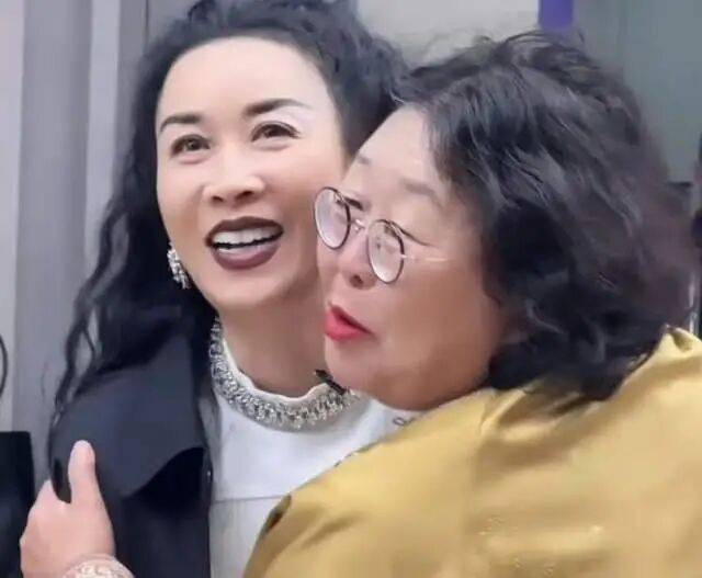 沈梦辰嫁杜海涛，那英直言眼光好，东北式夸赞缘何戳中大众？