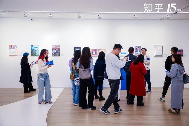知乎举办15周年线下展览，马伯庸等答主展品亮相