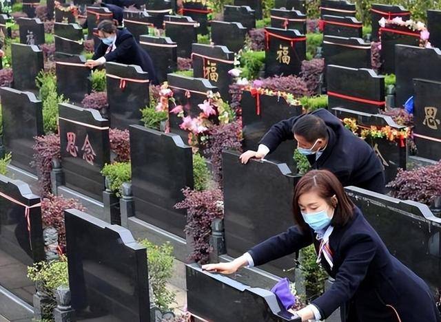 官方定调了!殡葬大改革:2026年起,办丧事将不会“被宰”!_服务_行业_家属