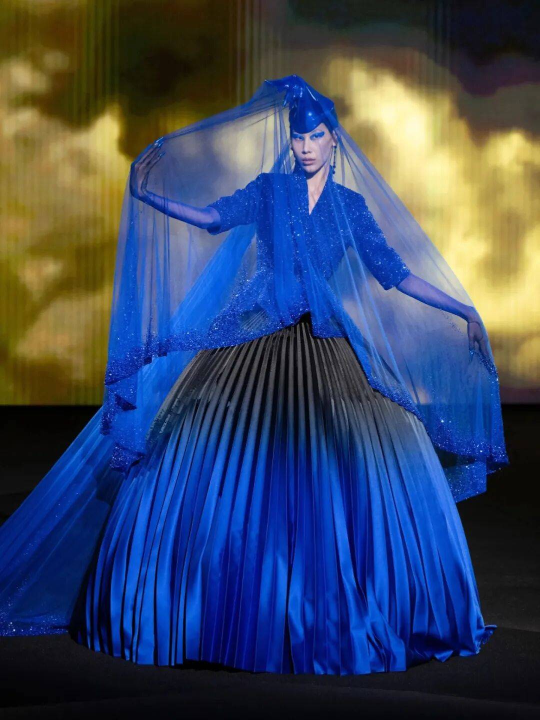 2026巴黎高定时装周落幕:荟萃全世界最美的衣服! 2026巴黎高定时装周落幕:荟萃全世界最美的衣服!