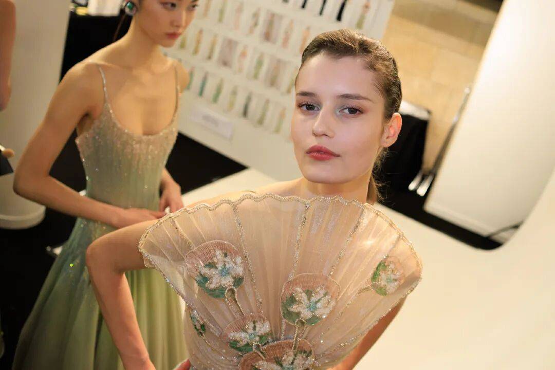 2026巴黎高定时装周落幕:荟萃全世界最美的衣服! 2026巴黎高定时装周落幕:荟萃全世界最美的衣服!