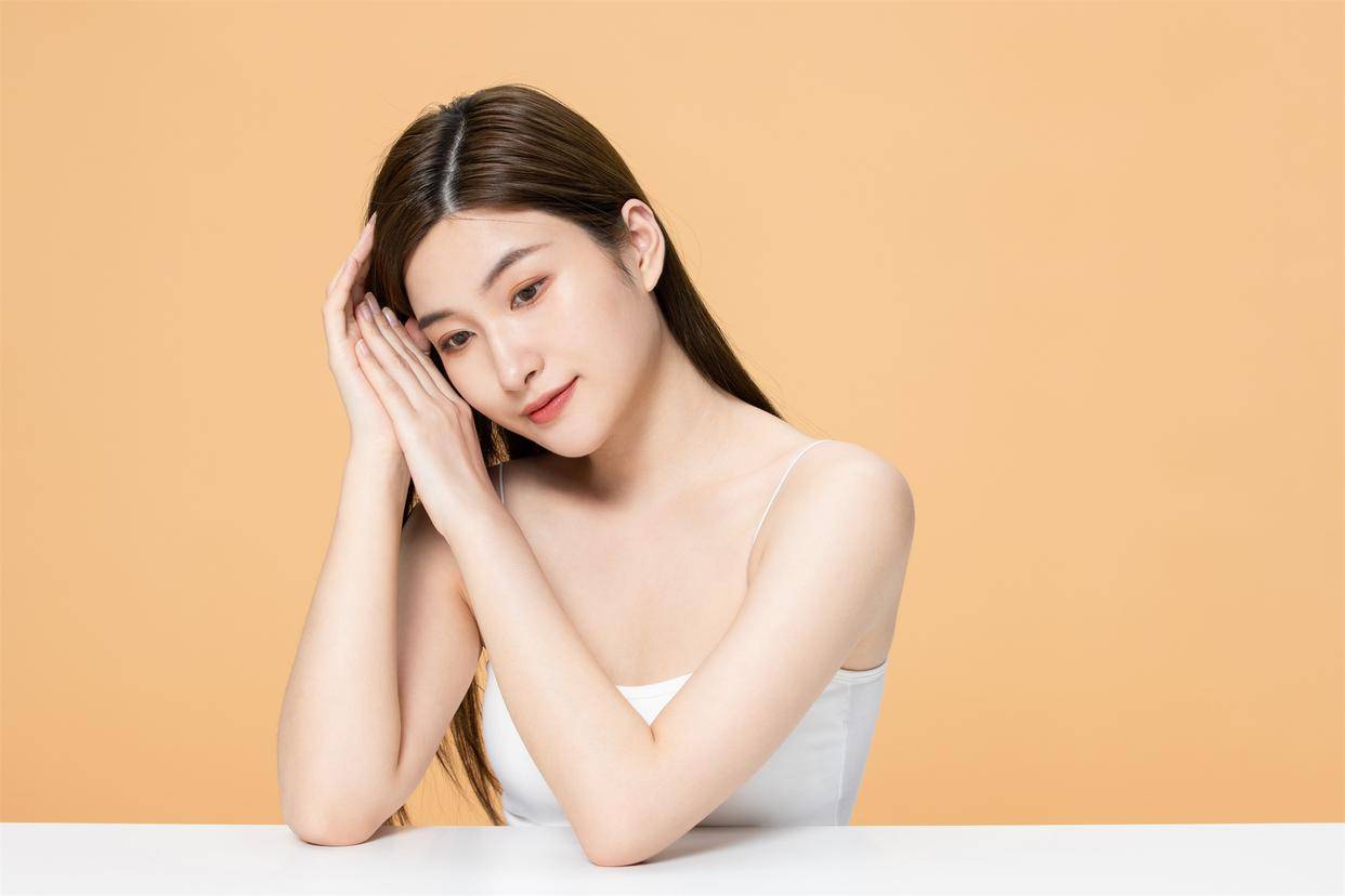 《国医伴你行》“国医大师”的直播间：藏着专坑