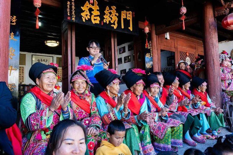 大理吊草村：一座藏在茶马古道边的彝族风情村落