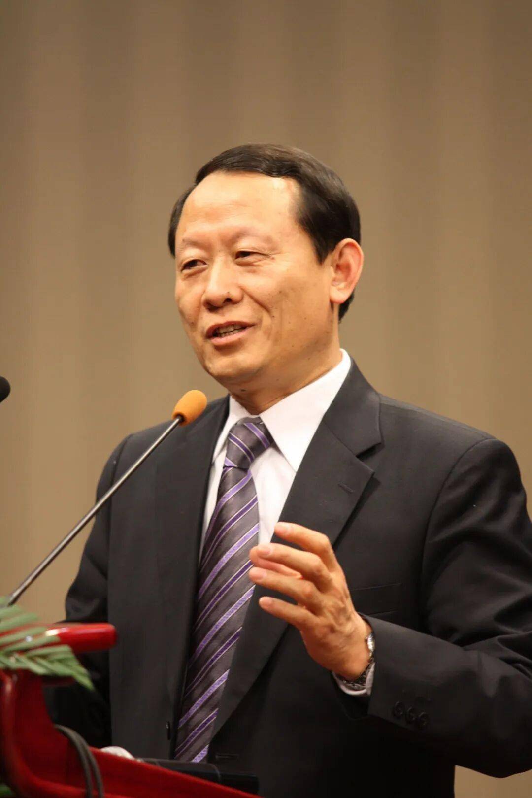 李希贵：让阅读滋养心灵