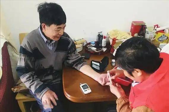 医生研究发现：糖尿病人过了60岁，基本都有这5现状，要坦然接受