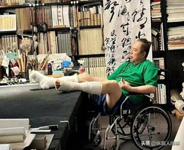 3个孩子3个妈，一个都不养，如今 68 岁瘫坐轮椅的张铁林，咋样了_侯俊杰_訾晓敏_女儿
