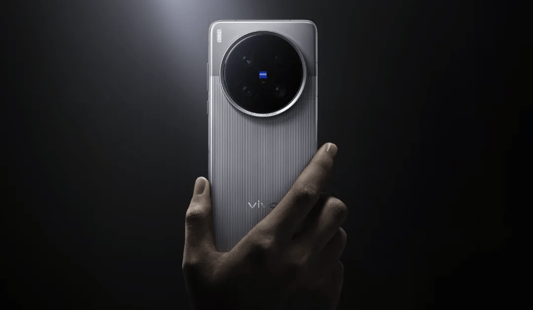 OPPO Find X9 Ultra“真机”曝光 采用奥利奥