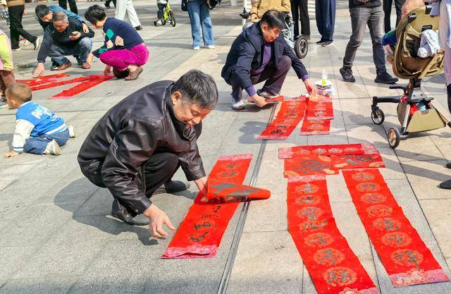 22年墨香不散！南山书法家挥毫送福，马年墨香暖全城