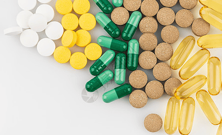 【科普小知识】感冒用药误区：多吃几种好得快？