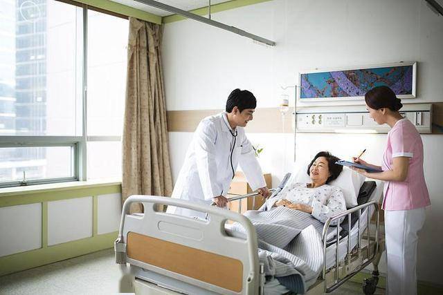 癌症5年是个坎儿？肿瘤专家：生存超30年的癌症患者，多有4个特点