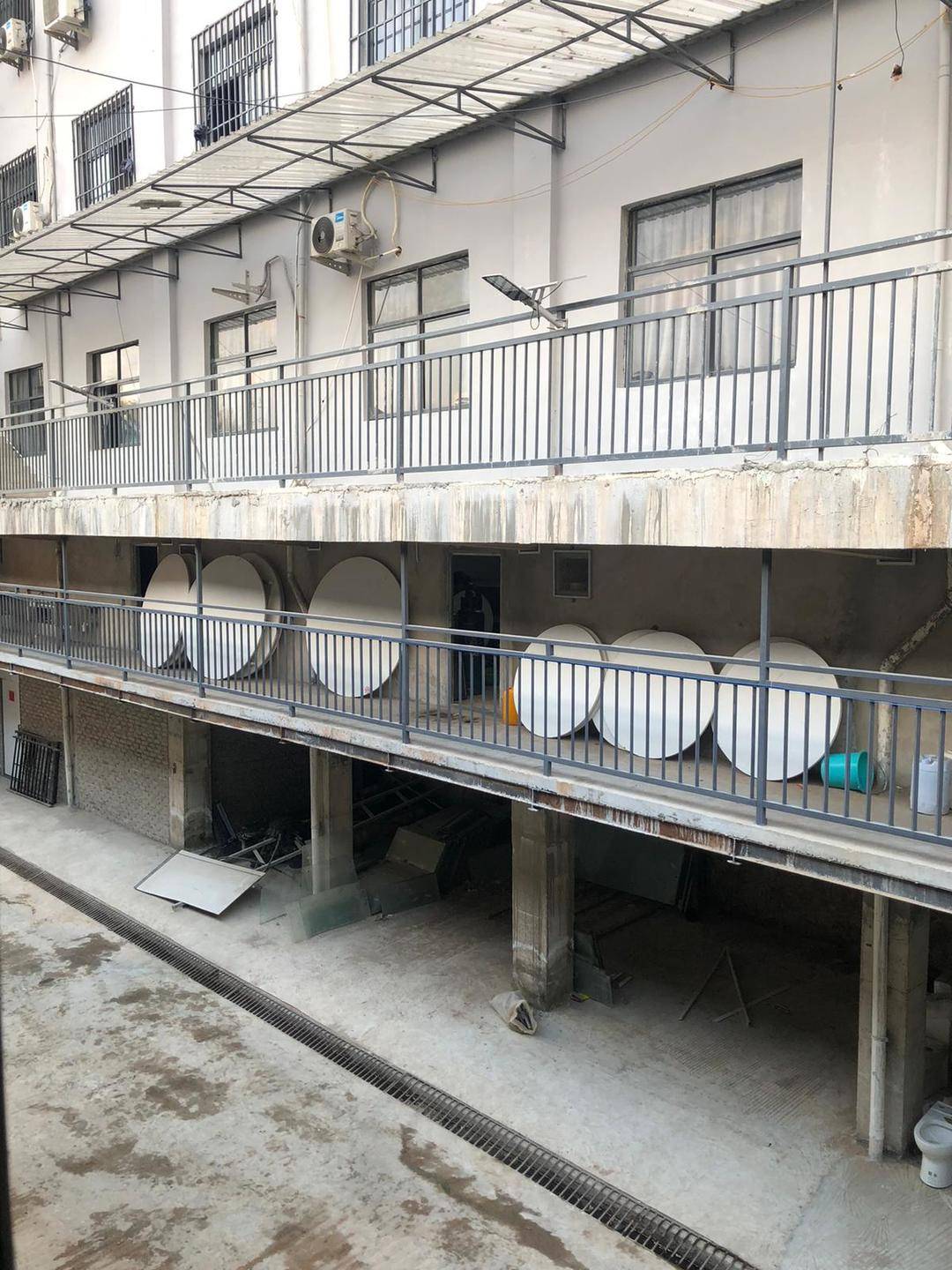 图片[4]-KK园区2.0版“青松园区”内部照片首次曝光：铁栏铁网双重封窗，宿舍晾衣荒山围绕 -华闻时空