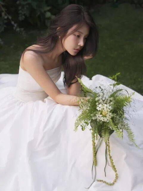 前人气女团成员宣布结婚，新郎是职业时尚模特 插图3