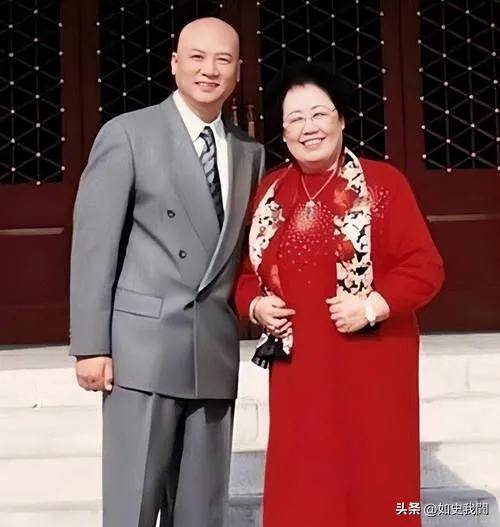 73岁迟重瑞近况:卖故宫旁自家房子,均价15万,陈丽华嫁他好福气_妻子_唐僧_孩子