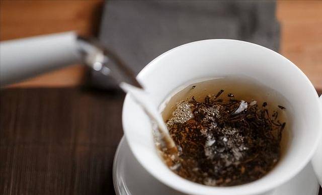 浓茶再次成为热议焦点!医生发现:胃病患者喝浓茶,多警惕4点!_胃部_胃酸_咖啡因
