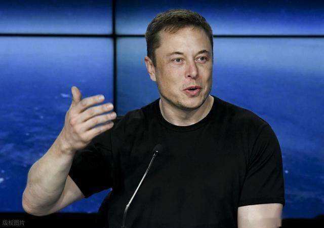 马斯克要把数据中心送太空！黄仁勋冷笑：散热成本比火箭还高！