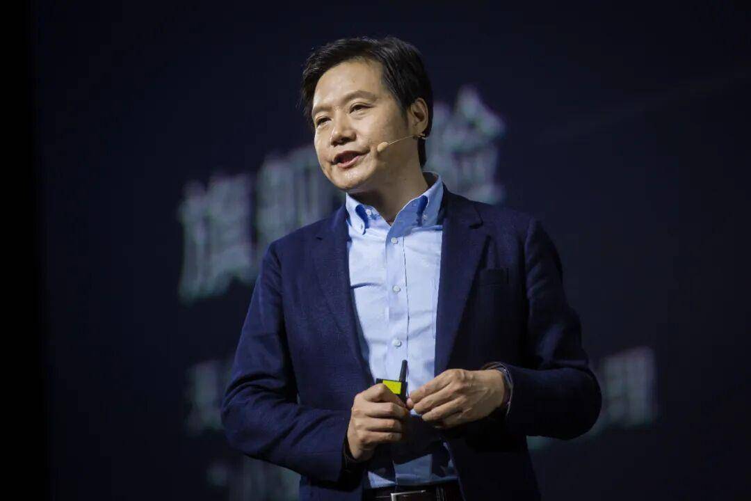 雷军说未来每周或仅需工作3天，每天工作2小时，建议大家要用开放的心态，迎接更先进的时代