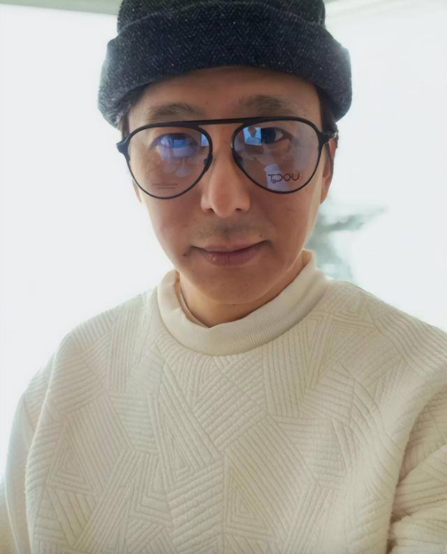 香港知名男星目睹爱妻被搭讪，直接暴怒？一句话令对方不知所措_https://www.hnyzhsx.cn_独家_第7张