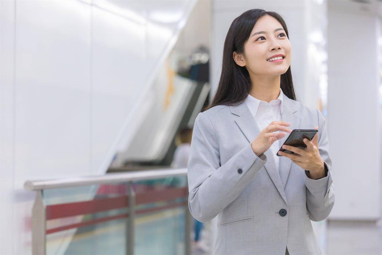 神秘分期商城：一部手机溢价2000元 注