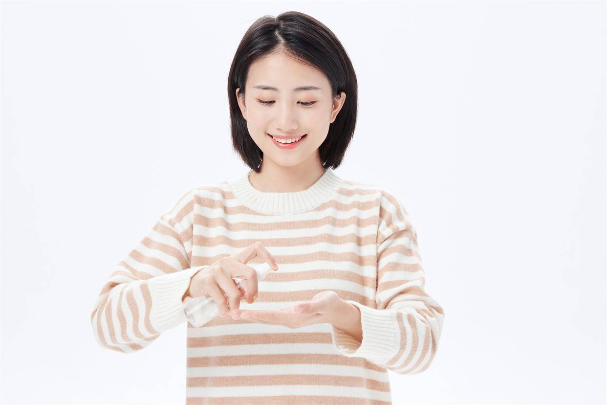 远方安选创始人1晚穿不同衣服分身6个直播间 