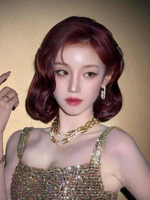 知名女团成员真空露背装大秀性感身材！ 插图5