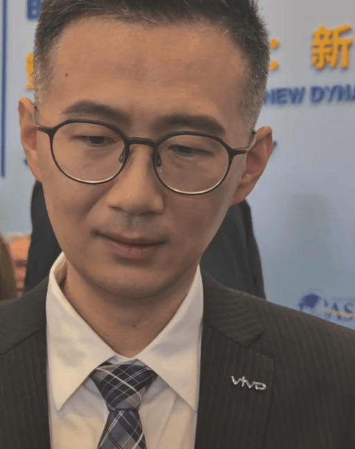 人形机器人何时进家庭?百度沈抖:应该是最后一步 十年不一定能做到