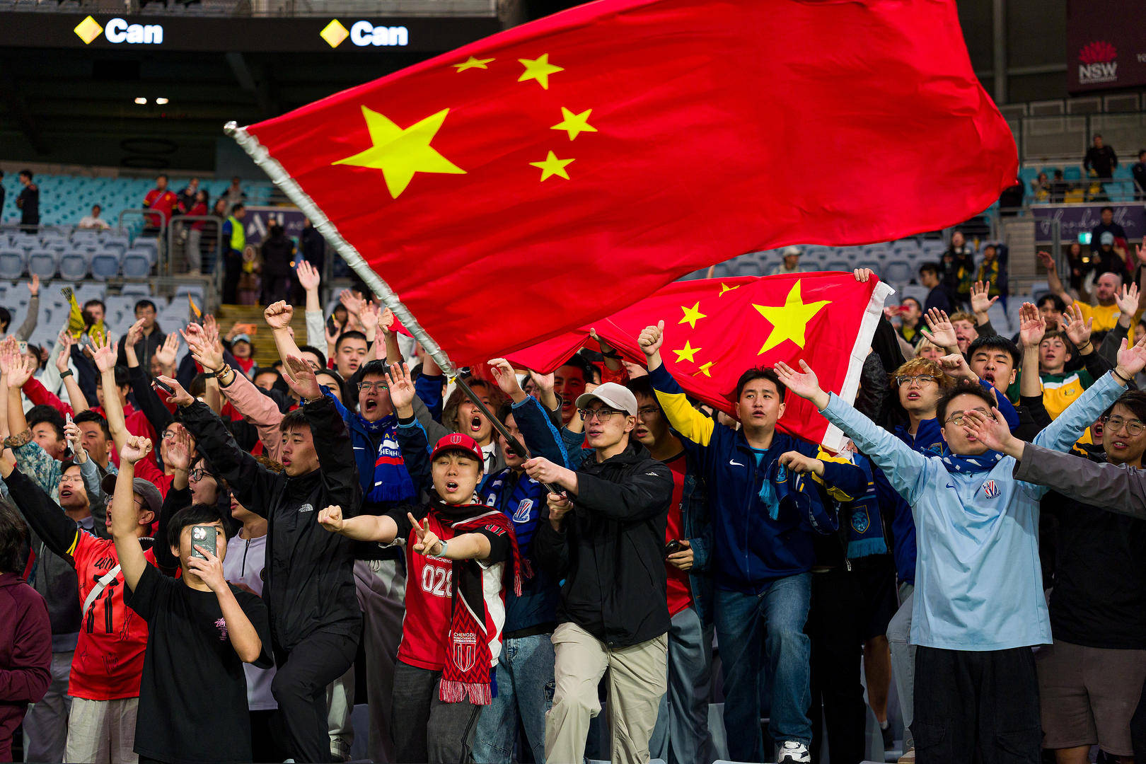 邵佳一首秀取得开门红，国足2比0击败世界杯新军库拉索队