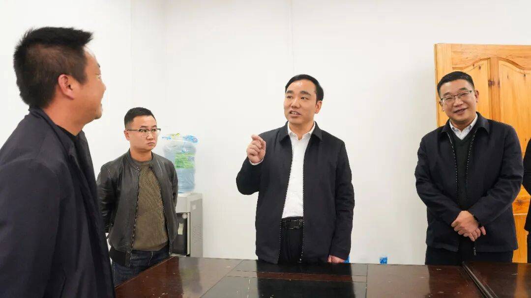 杨胜朝到观么镇调研_群众_发展_保护