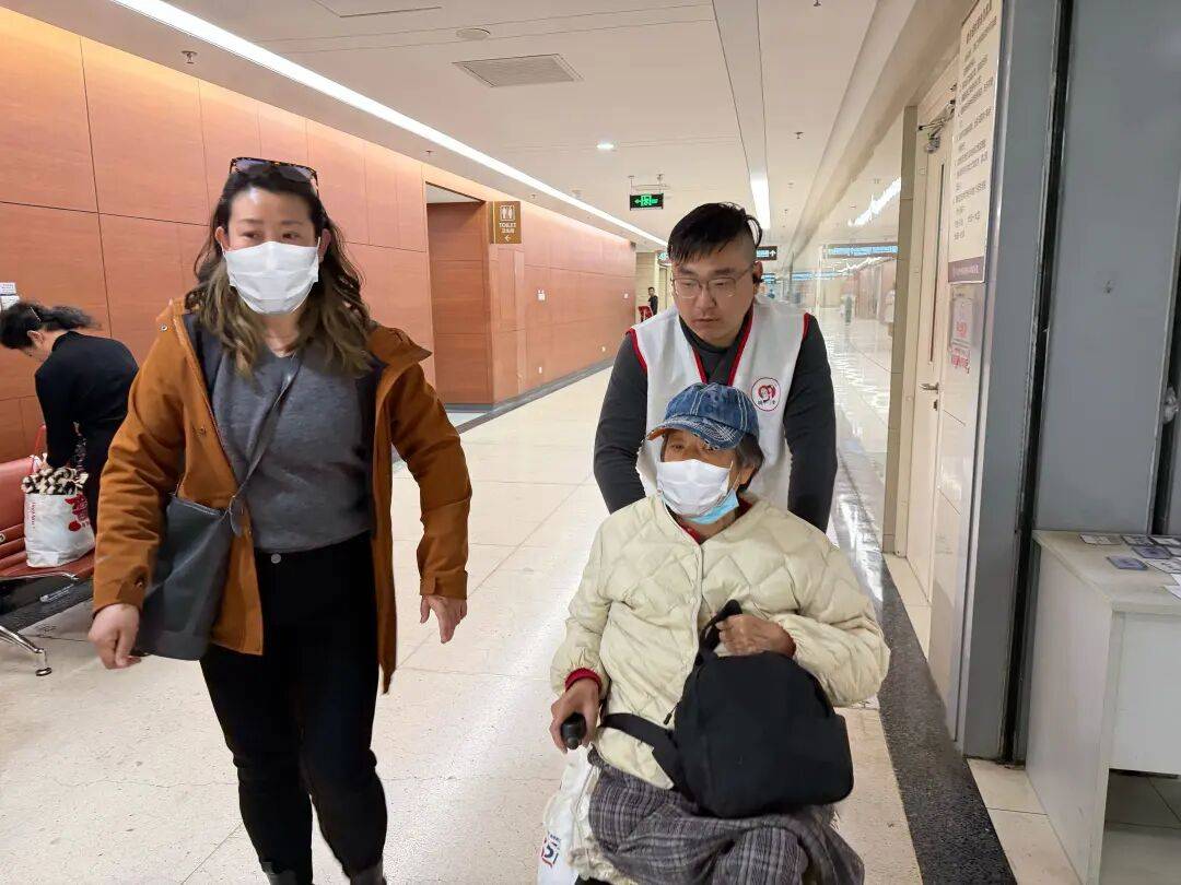 关于宣武医院住院办理陪诊挂号重症患者全程陪护+心理慰藉，暖心又安心的信息