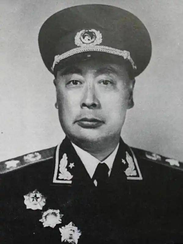 泪目陈毅送小楼给谢晋元遗孀，刚住几天就被举报，开门后全场肃然_上海_凌维诚_日军