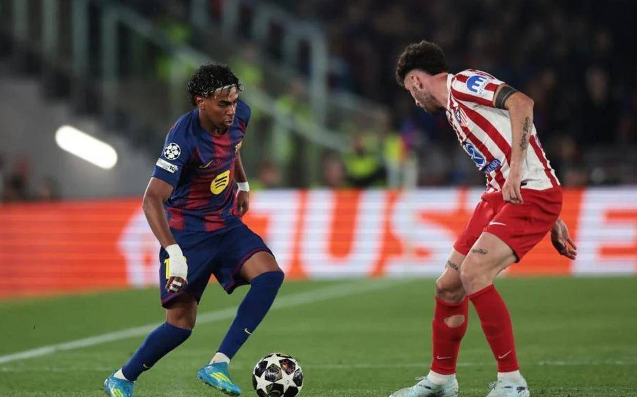 红牌+世界波！欧冠西甲德比：马竞2-0完胜巴萨，四强基本稳了，拉师傅状态低迷