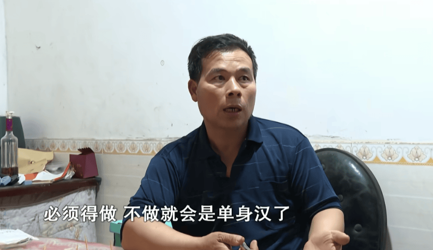 20岁小伙卖猪肉养6个弟妹，父母再生唐氏儿七弟；当地回应，有专人给他打造人设引流，网友：上午还在可怜他，现在收回同情