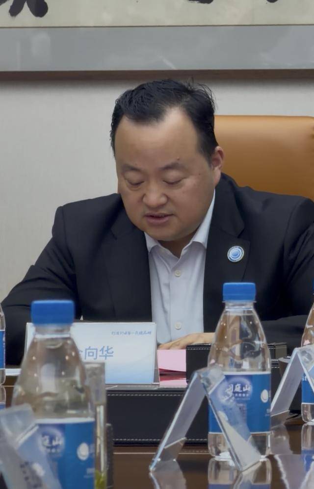 直击金宏气体股东会：预期年内氦气销量同比翻倍 气源将更多元化