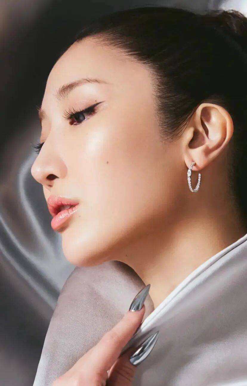 Ejae 长得好像巩俐，被《人物》杂志评为最美！