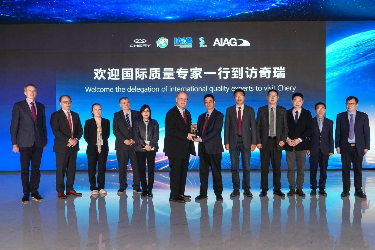 品质奇瑞的冠军底色:尹同跃获“汽车工业巅峰奖”背后,中国汽车站上全球舞台_搜狐汽车_搜狐网
