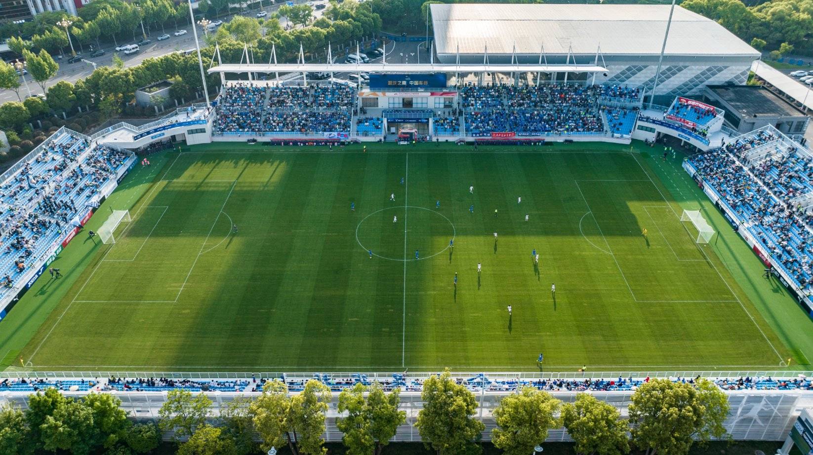 武汉车谷江大女足乔迁新主场 新赛季迎来开门红